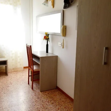 Gasthof In Guest - New Cirene Triple Economy With Breakfast